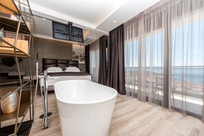 4 Schlafzimmer, Bügeleisen/Bügelbrett, kostenloses WLAN, Bettwäsche