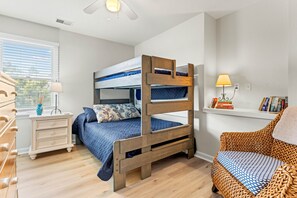 3 bedrooms, iron/ironing board, free WiFi, bed sheets