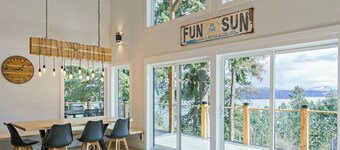 Cozy 3BR Retreat w/Lake Access, Deck, BBQ and Golf Cart for 11 guests