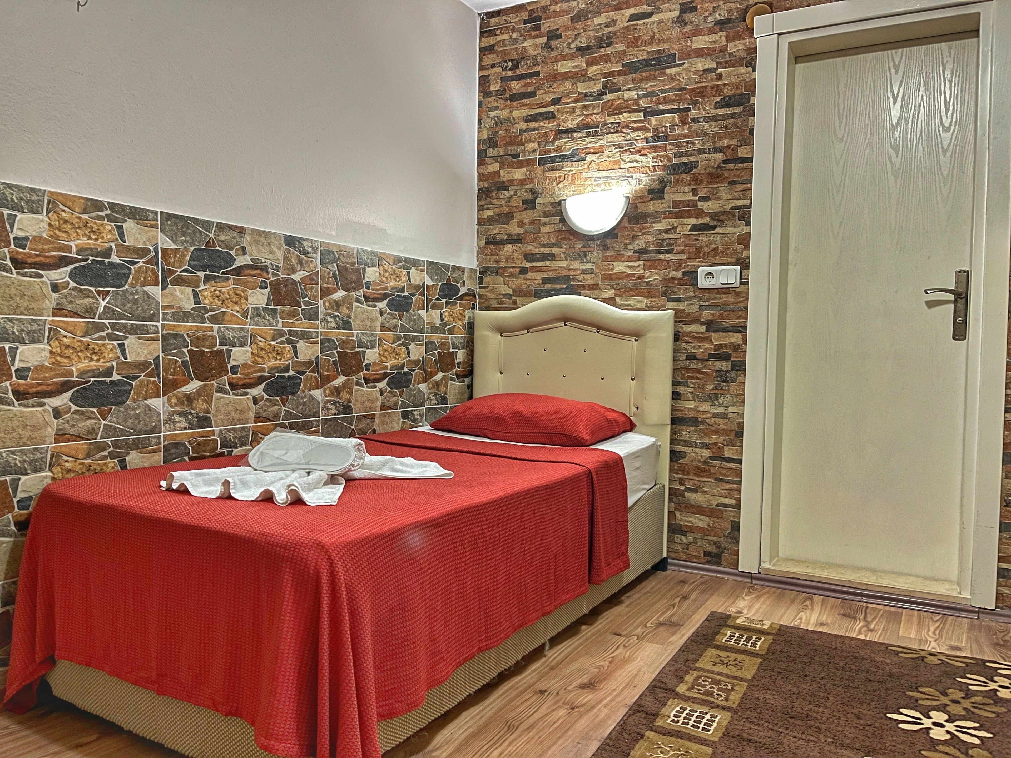 Premium bedding, minibar, free WiFi, bed sheets