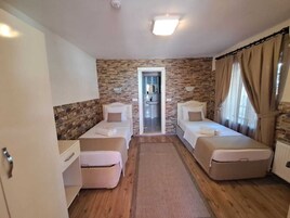 Economy Twin Room | Premium bedding, minibar, free WiFi, bed sheets