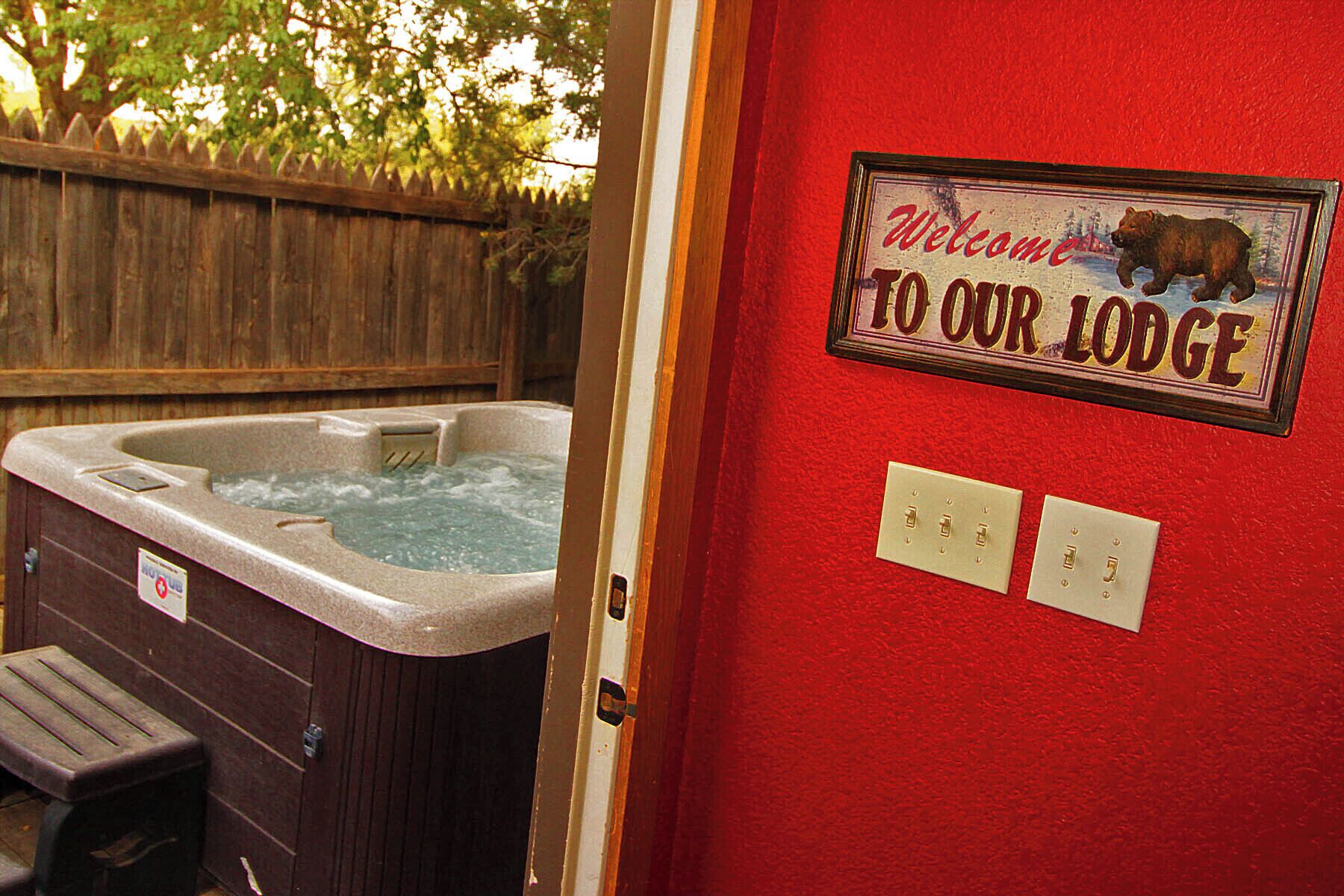 Outdoor spa tub