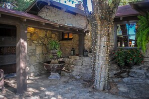 Property grounds - The Aspen Cabin at Starlight Canyon Bed & Breakfast (Amarillo)