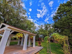Property grounds - The Aspen Cabin at Starlight Canyon Bed & Breakfast (Amarillo)