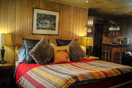 The Piñon Cabin at Starlight Canyon Bed & Breakfast