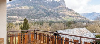 Nature escape between lakes and mountains, near Annecy. Ideal for families!