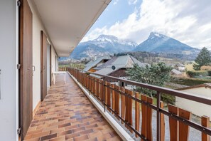 Property grounds - Nature escape between lakes and mountains, near Annecy. Ideal for families! (Alex)