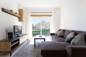 TV - #118 T2 Quinta da Torre by Home Holidays (Armação de Pêra)
