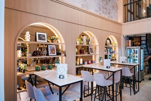 Bar (on property) - Allure (Budva)