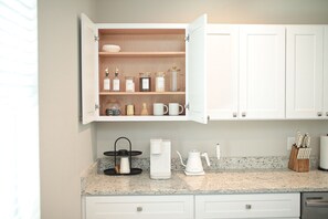 Interior - NEW Traveling Professionals Retreat! (Groveland)