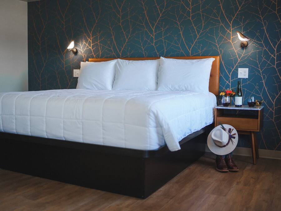 Deluxe-Doppelzimmer, 1 King-Bett, Bergblick | Hochwertige Bettwaren, Pillowtop-Betten, Schreibtisch