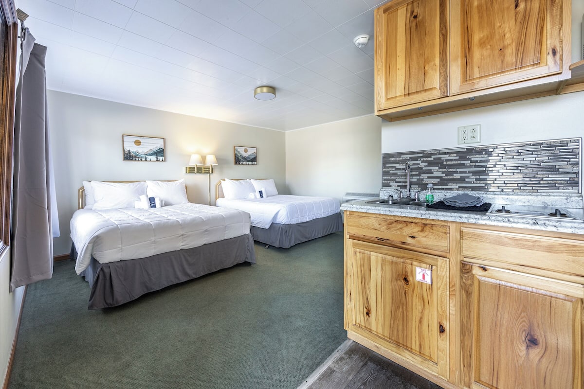 Quadrupla Comfort, 2 letti queen, angolo cottura, vista montagna | 1 camera, biancheria da letto di alta qualità, materassi a doppio strato