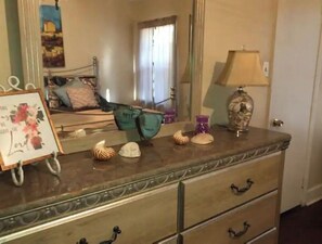 Interior - King’s Court Villa (Jackson)