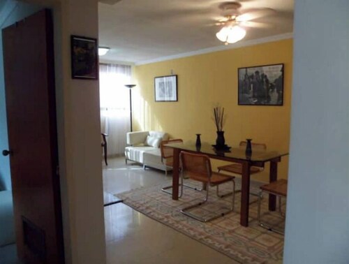 CONVENIENTLY LOCATED APARTMENT