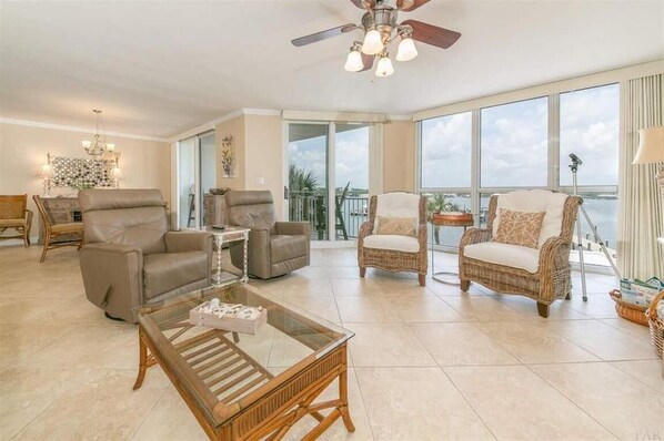 TV - Beautiful 2 bed/2 bath condo in popular Riverside building. (Pensacola)