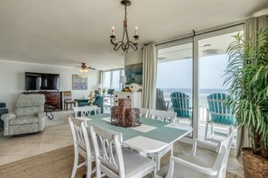 Outdoor dining - Wrap Around Balcony With Surrounding Beach Views!!! (Pensacola)