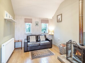 Fireplace - Walnut Cottage - UKC6632 (Pentney, King&rsquo;s Lynn)