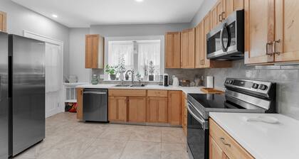 Charming 3-Bedroom Home in historic Harpers Ferry: Pet Friendly!