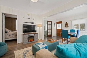 Télévision, cheminée