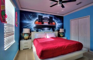 Casa luxo | 14 quartos, Wi-Fi de cortesia, roupa de cama