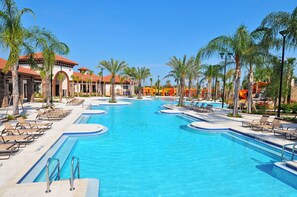 Deluxe House | Resort view