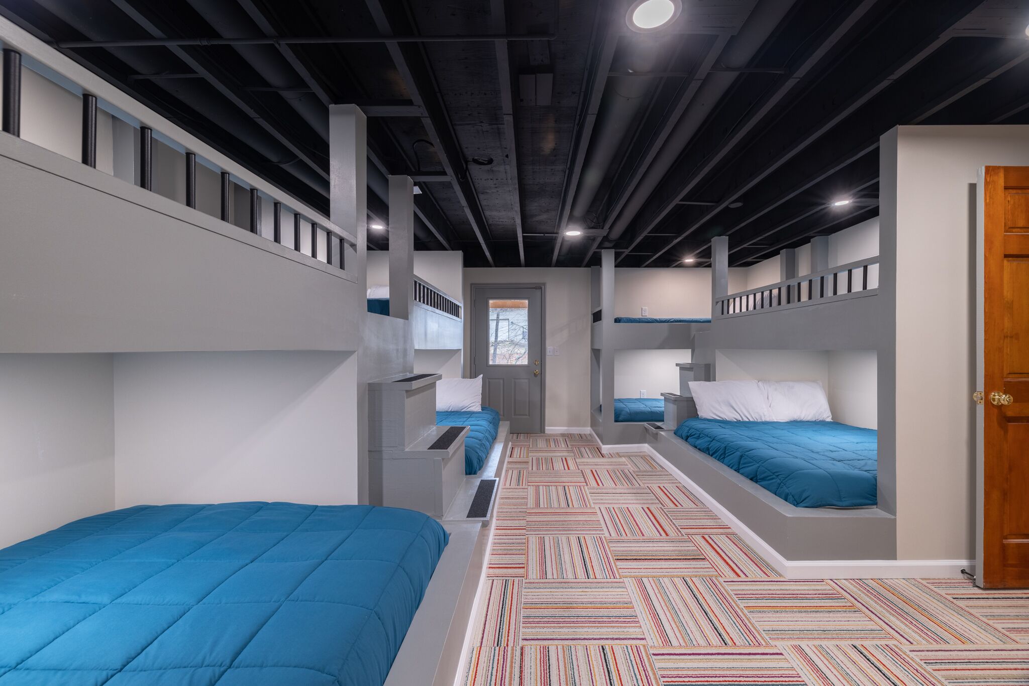 4 slaapkamers, een bureau, wifi, beddengoed