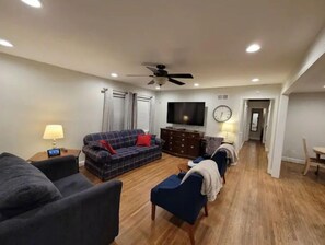 Living area - InnTown Bliss (Tulsa)