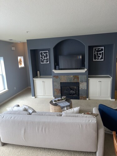 Condo close to Nike and Intel