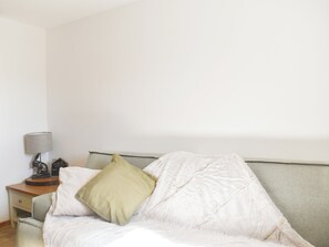 2 bedrooms, bed sheets