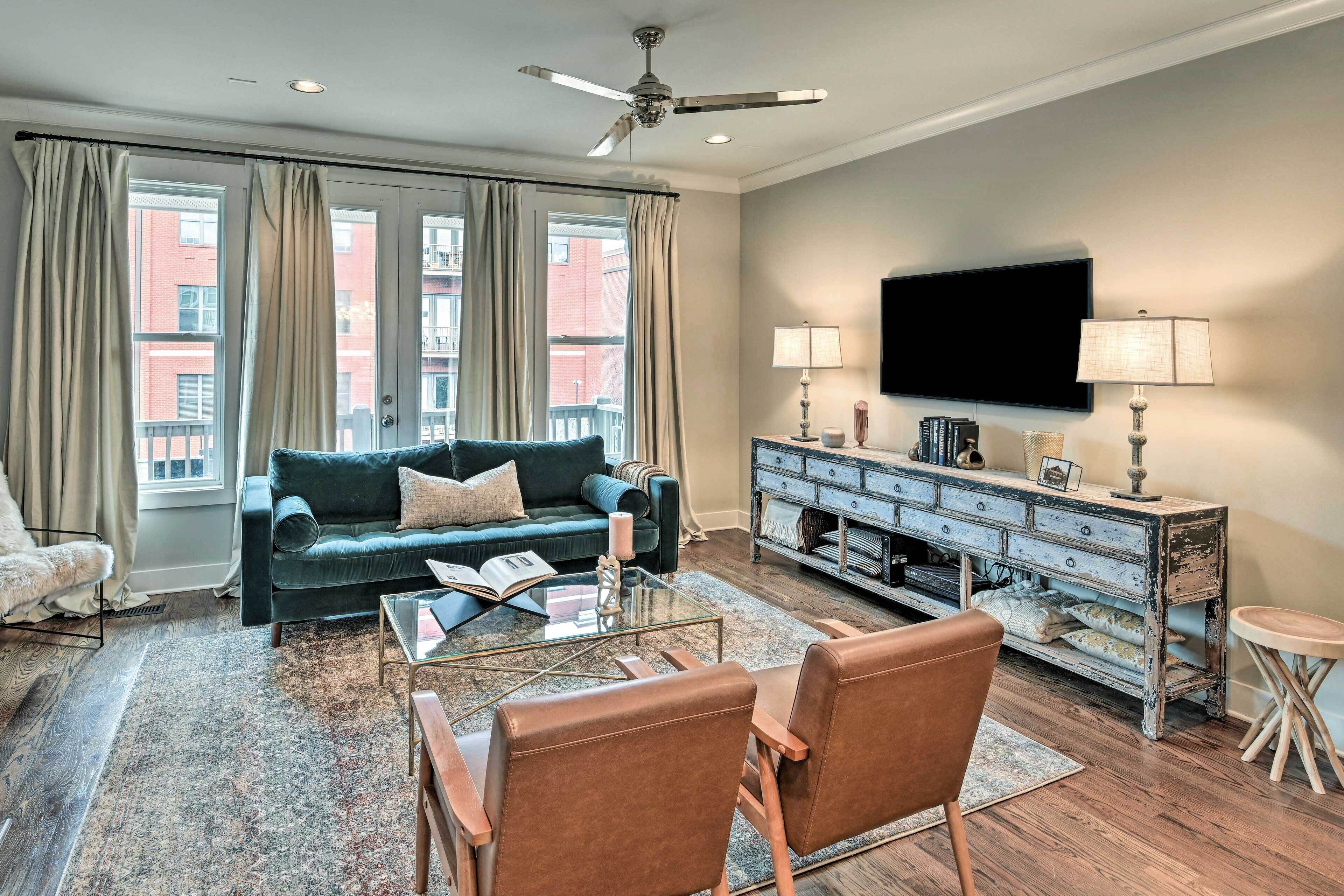 Tasteful 3-Level Townhome < 2 Miles to Music Row!