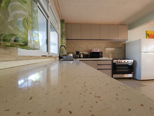 Apartemen Deluks | Dapur pribadi | Ketel listrik