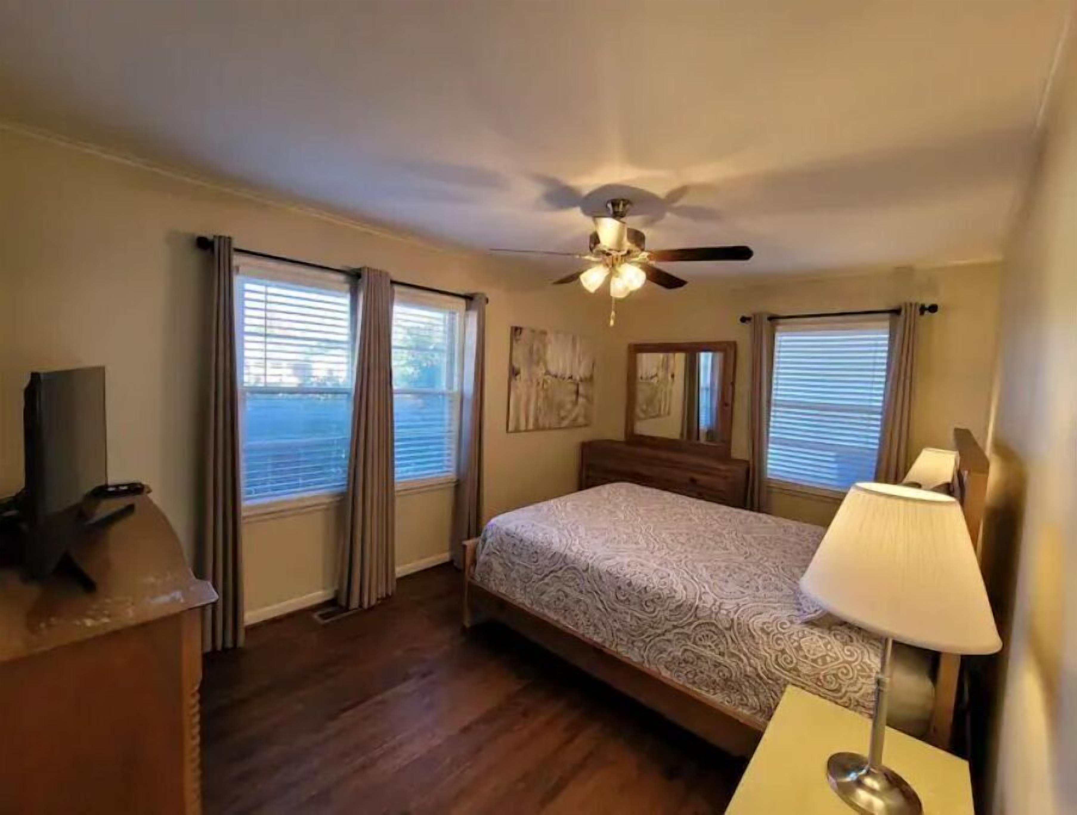 3 bedrooms, travel crib, WiFi