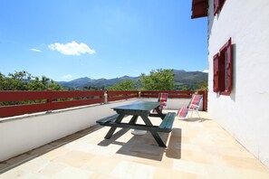 Outdoor dining - Zamatelua 1 - Sare - Gîte (SARE)