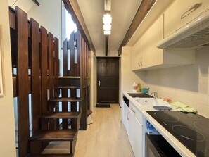 冷蔵庫、電子レンジ、食器洗い機