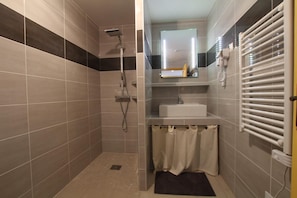 Shower, towels