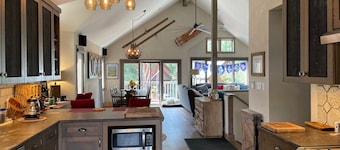 Crested Butte Home | 4 Bedroom | Hot Tub | Walk to Elk | Gas Grill |Pet-Friendly