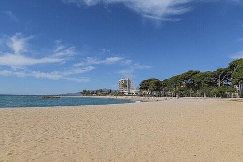 Magnificent seaside apartment