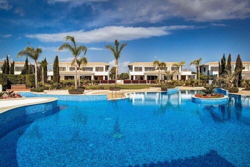 Atlantis Gardens Resort