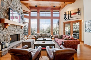 スマートテレビ、暖炉、ステレオ、プリンター