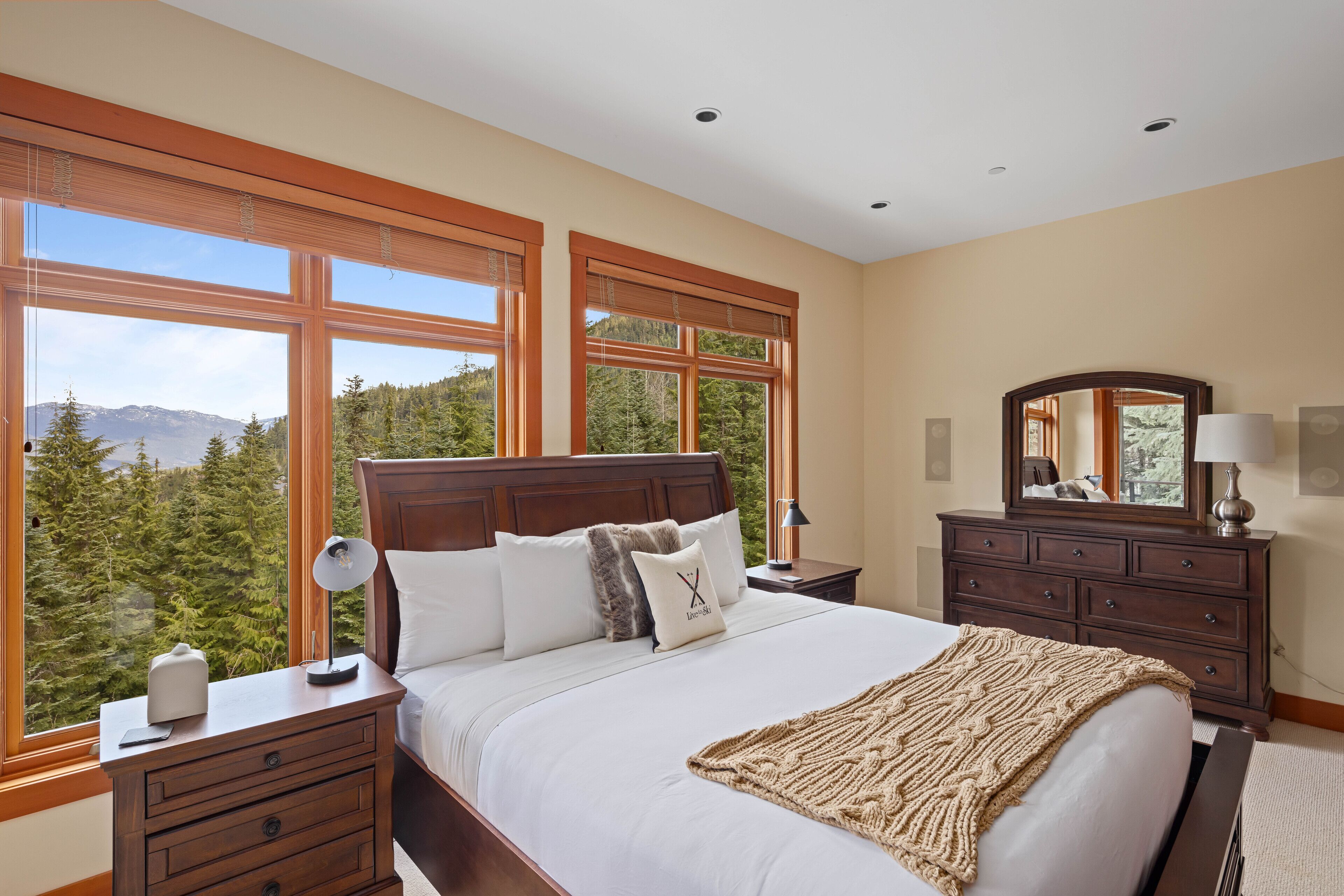 7 slaapkamers, een bureau, wifi, beddengoed