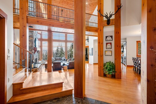 Slope Side Chalet | Ski in Ski out | Kadenwood