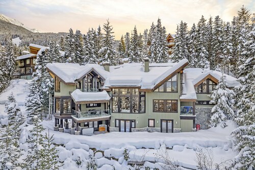 Slope Side Chalet | Ski in Ski out | Kadenwood
