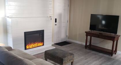 ⭐⭐⭐⭐⭐ Strip-5mins & Airport-3mins. With Game room and Swimming pool