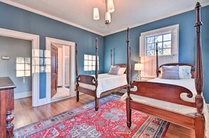 5 Schlafzimmer, Schreibtisch, Bügeleisen/Bügelbrett, kostenloses WLAN