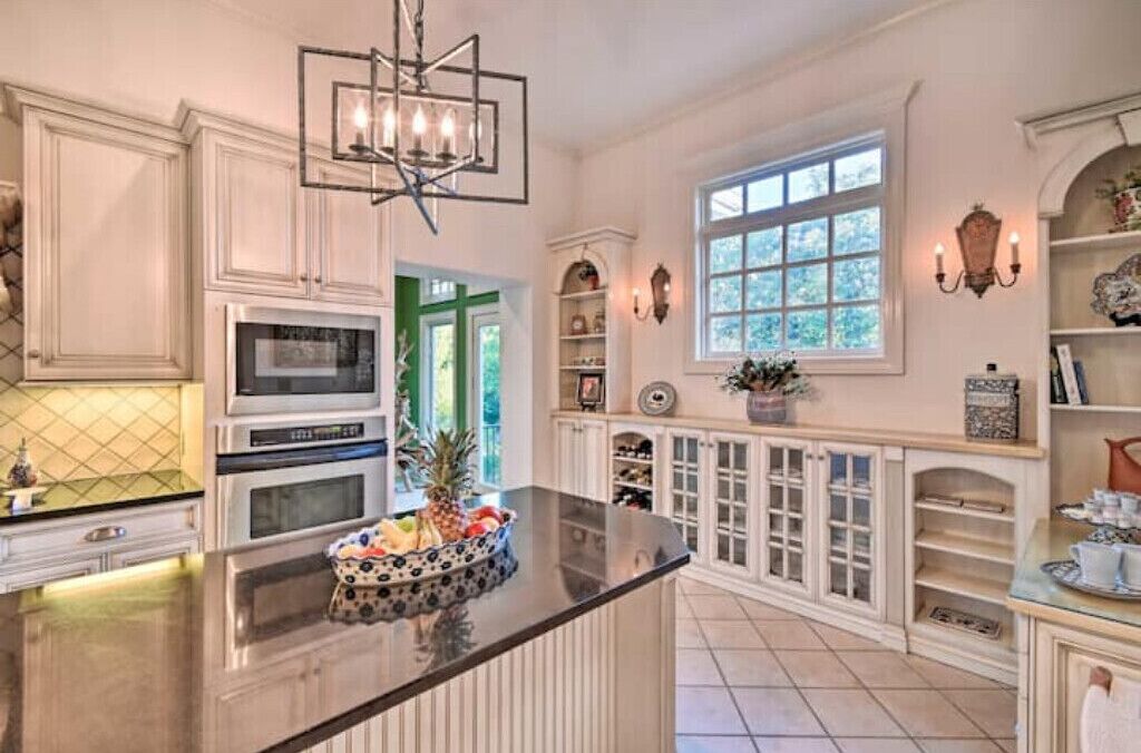 冰箱、微波炉、烤箱、炉灶