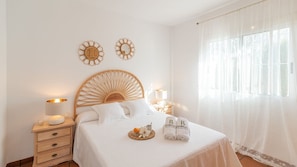 3 bedrooms, iron/ironing board, travel crib, WiFi