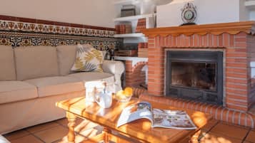 Télévision, cheminée