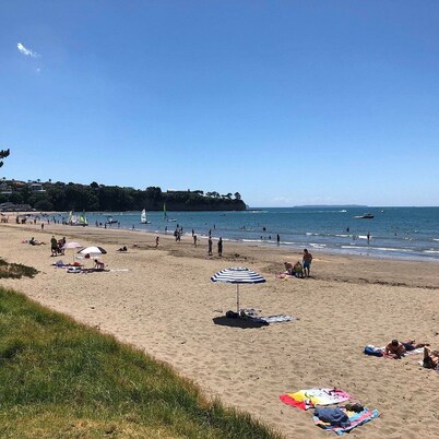 Stylish Flat 2 Mins Walk To Beach