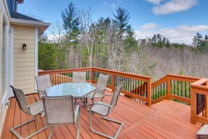 Outdoor dining - 6 Mi to Water! Mtn-View Nebo Lake House w/ Deck (Nebo)