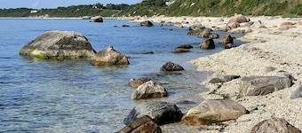 North Fork Fall Escape—Vineyards, Apple Picking & Greenport